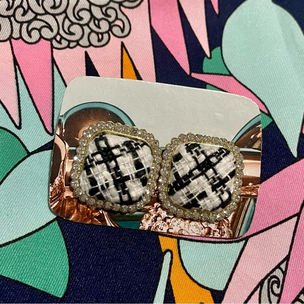 NEW!! Houndstooth Plaid Square Earrings